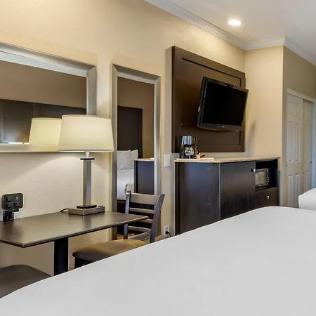 Comfort Inn & Suites Huntington Beach Exterior photo