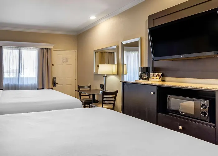Comfort Inn & Suites Huntington Beach