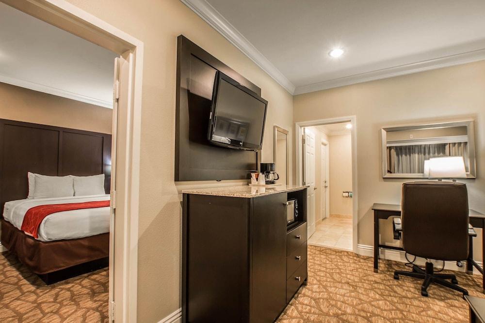 Comfort & Huntington Hotel