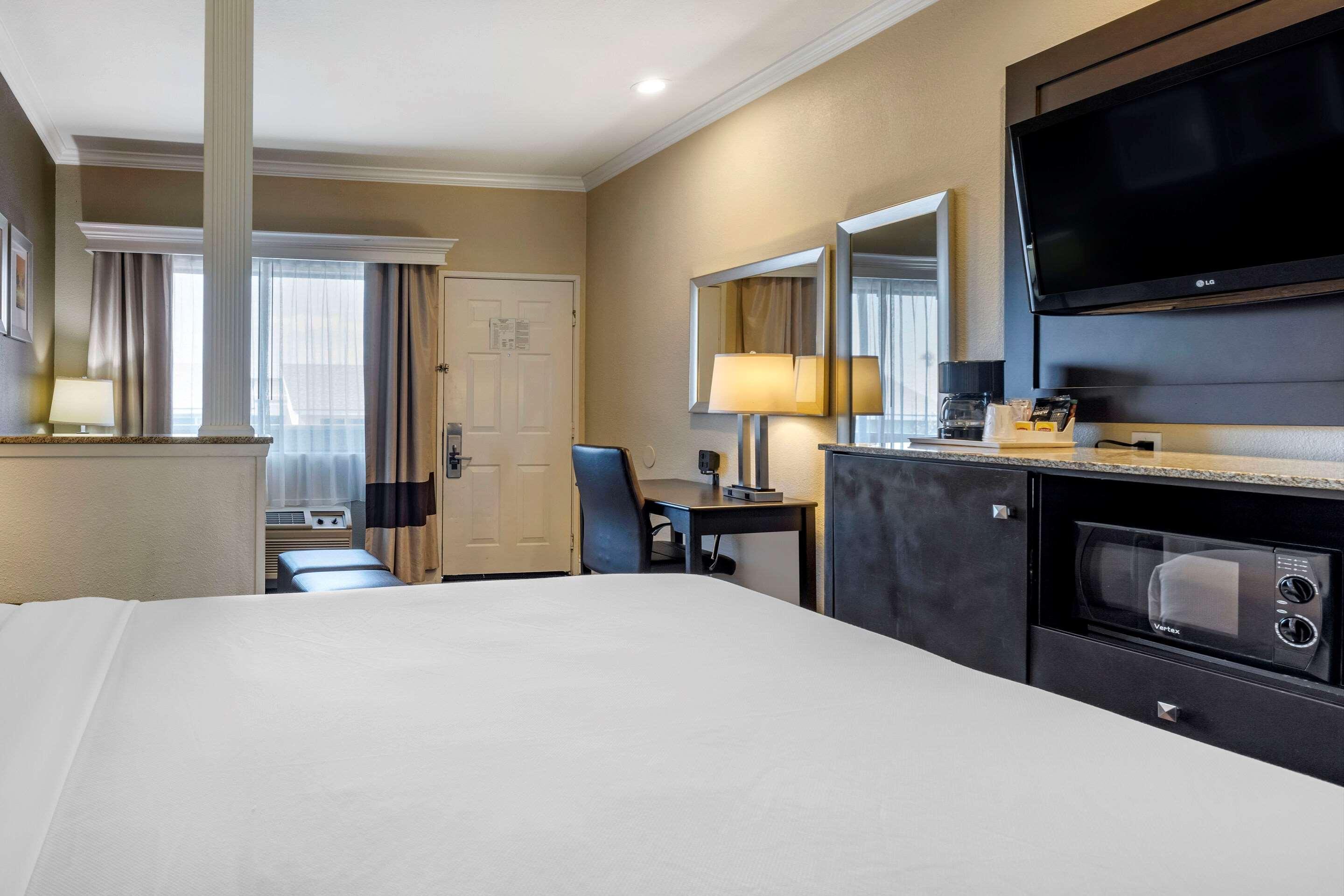 Comfort & Huntington Hotel 3*