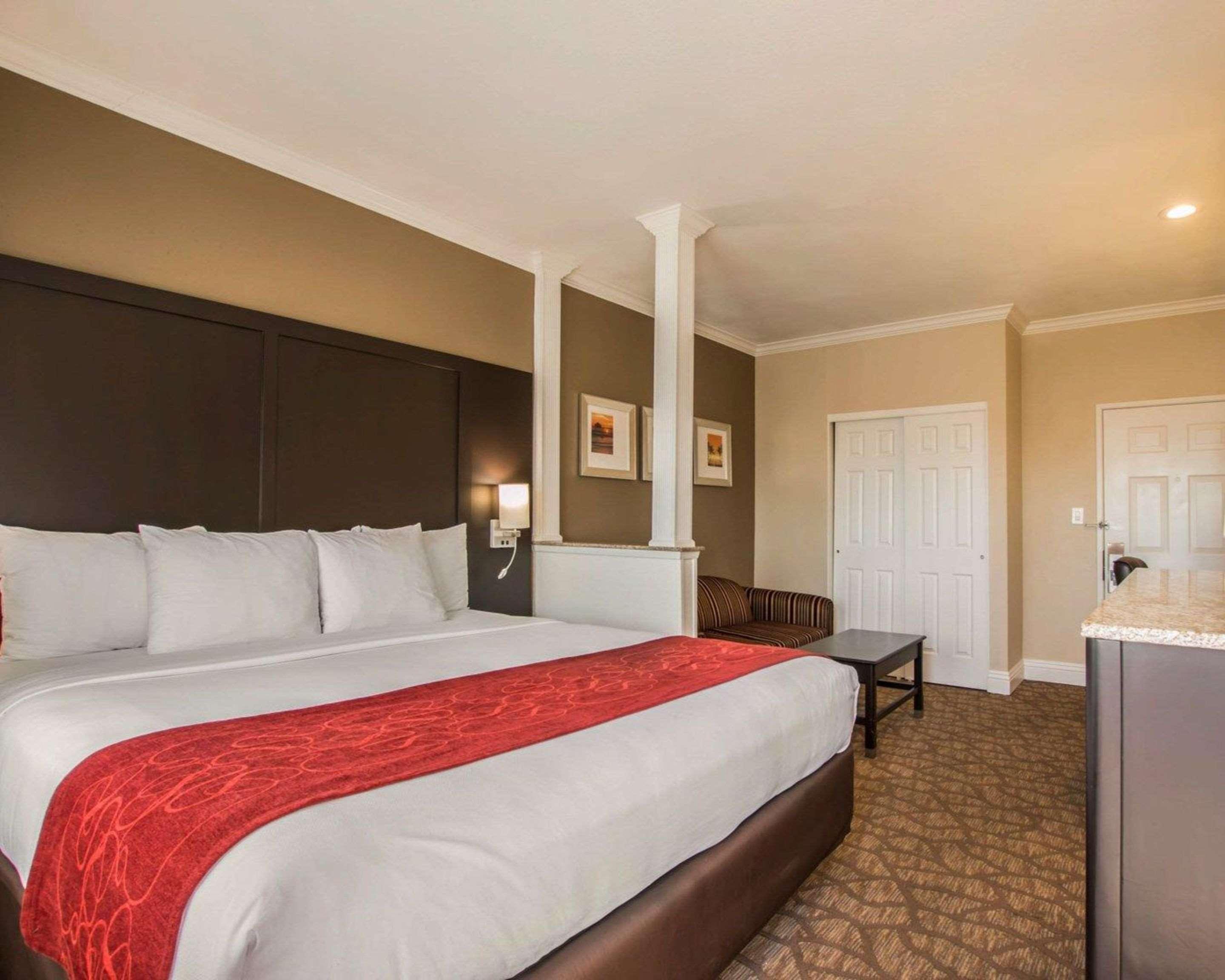Hotel Comfort & Huntington 3*