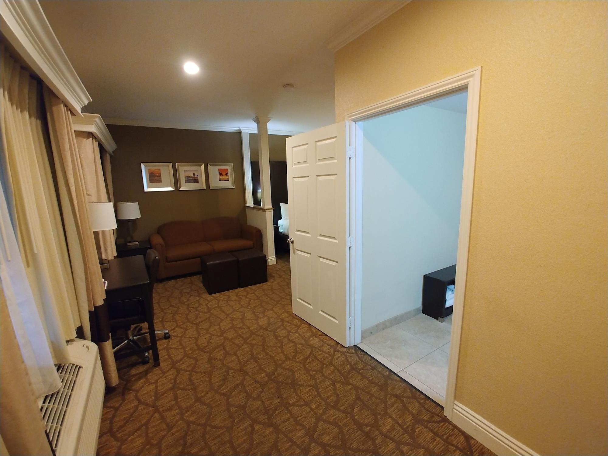 Comfort & Huntington 3*