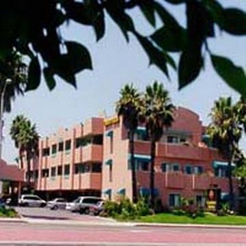 Hotel Comfort & Huntington 3*