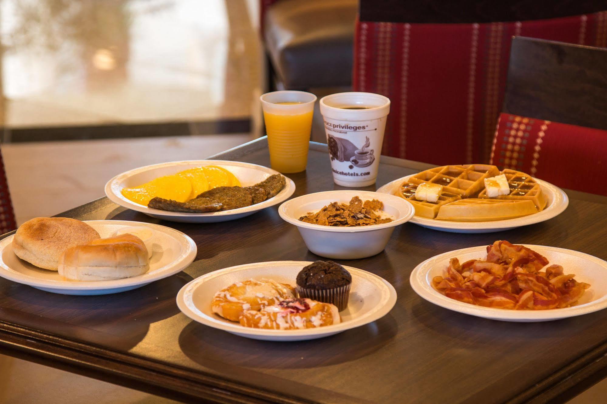 Hotel Comfort & Huntington 3*